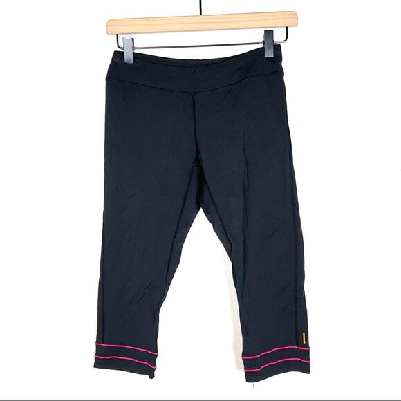 Lucy Activewear Black with pink trim cropped leggings size small S - Picture 1 of 4